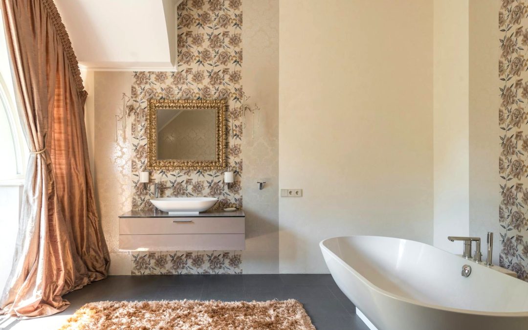 8 Expert Tips for Combining Paint with Wallpaper